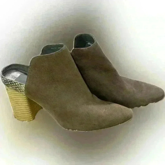 Taupe Suede Slide Booties 7.5 Snake Trim Mule Ankle Boots Western Neutral Fall - Picture 1 of 9